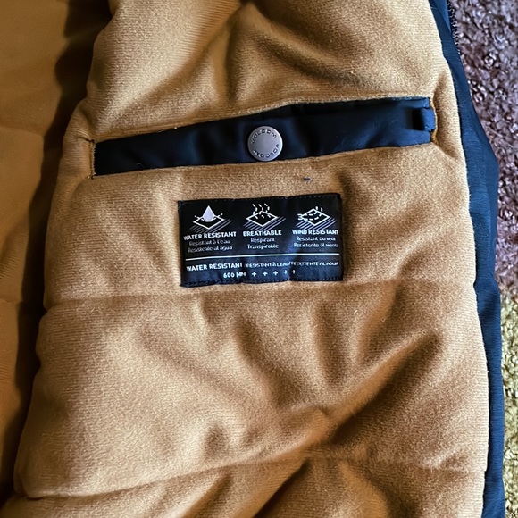 Heavy duty Volcom Jacket - Picture 3 of 6